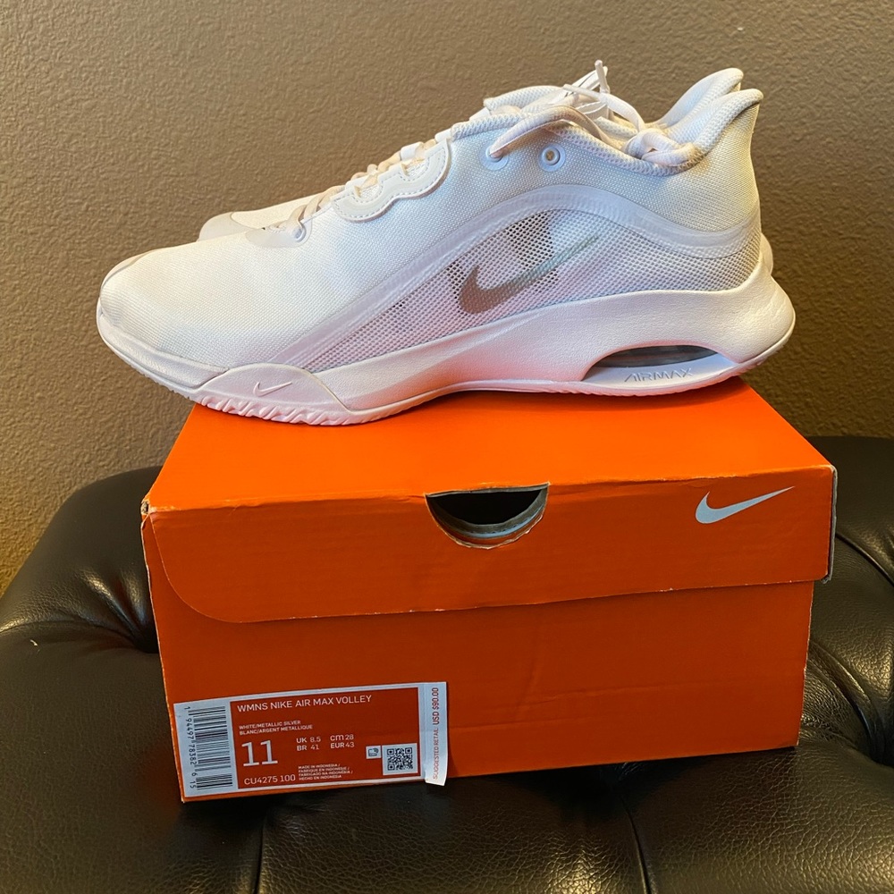 Nike air max volley shoes women’s size 11